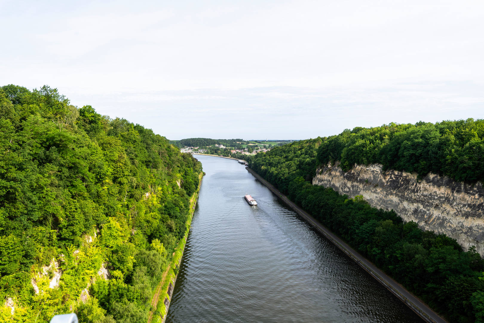 Passerelle de Caster et Montagne Saint Pierre