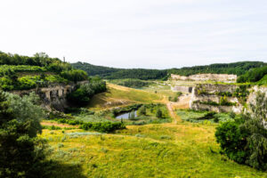 Passerelle de Caster et Montagne Saint Pierre