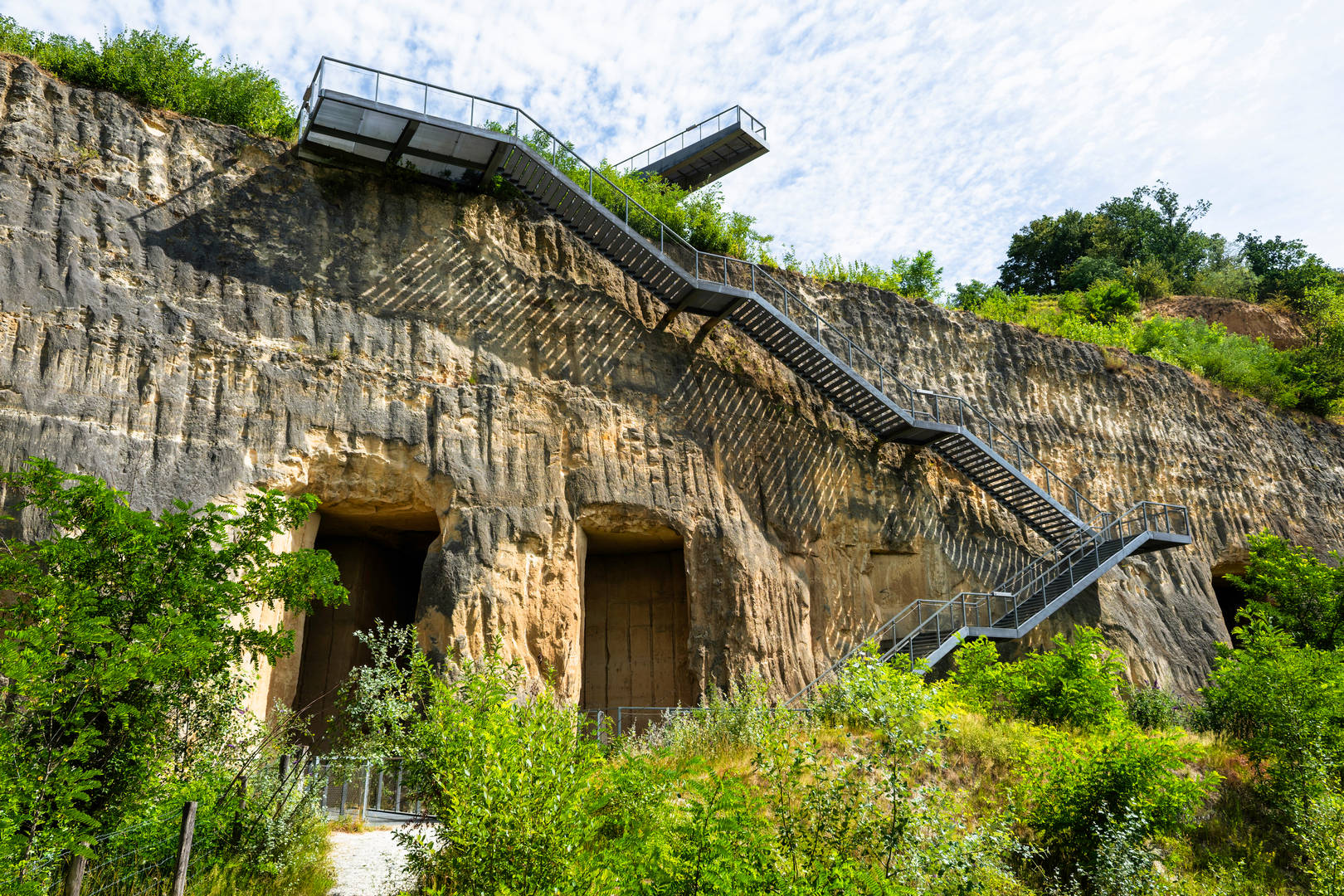 Passerelle de Caster et Montagne Saint Pierre