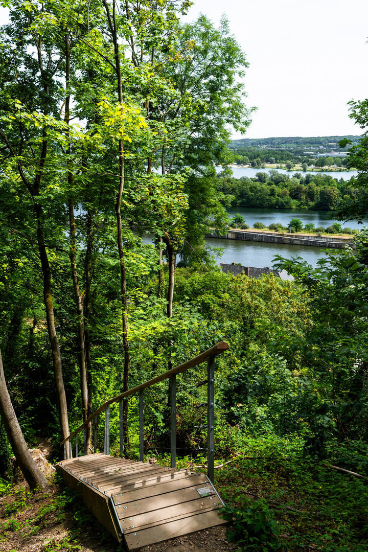 Passerelle de Caster et Montagne Saint Pierre