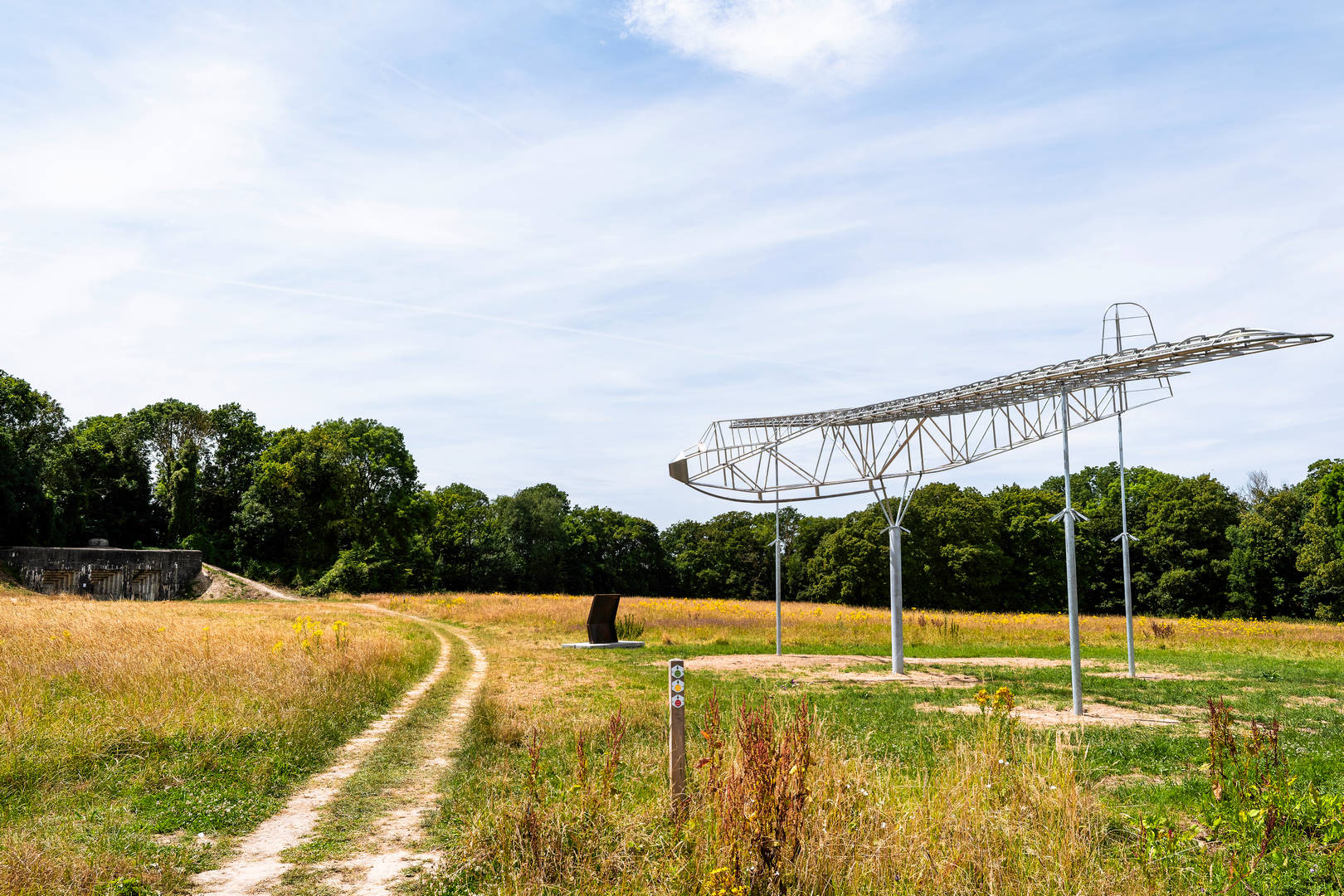 Passerelle de Caster et Montagne Saint Pierre